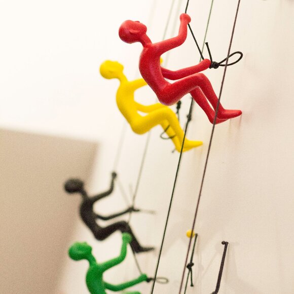 Climbing Man Home Decor Classic Wall-Art Sculpture | 1-Piece | Green - Picture 4 of 5